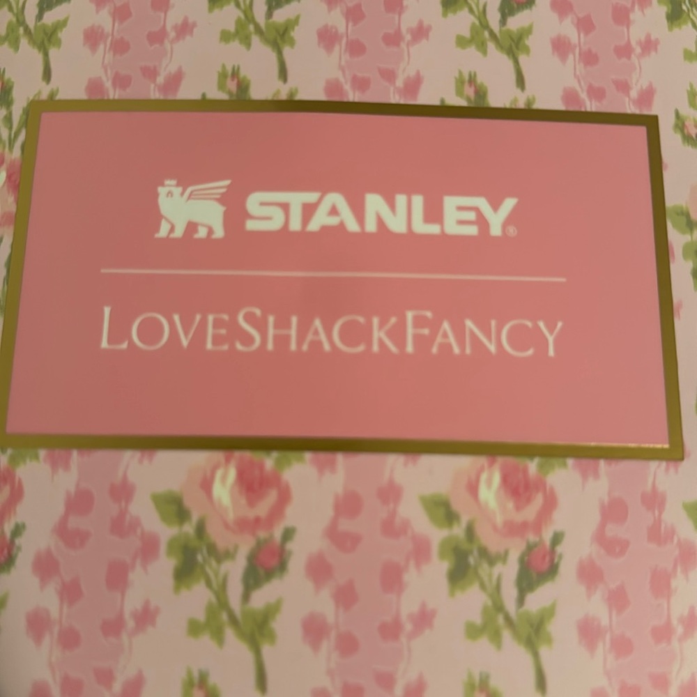 New NIB Stanley Loveshackfancy 20 ounce bottle blooming heirloom so pretty love!